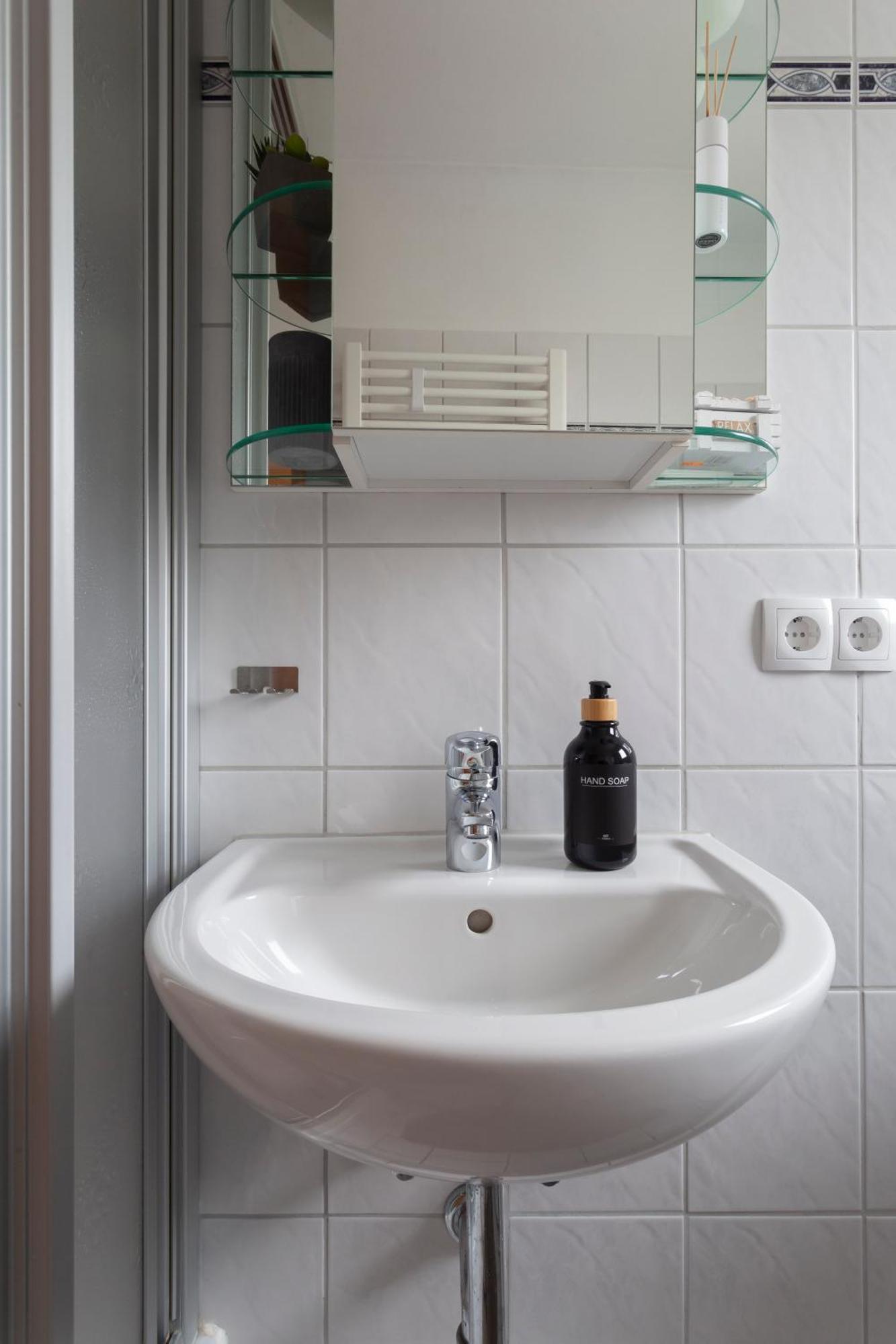 Exclusive 2-Room-City-Apartment - Contactless Check-In Hannover Buitenkant foto
